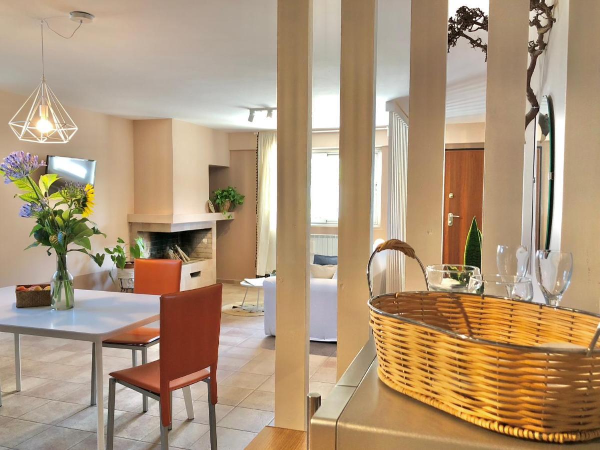 Blue Apricot Apartment Con Jacuzzi Montesilvano Marina Esterno foto