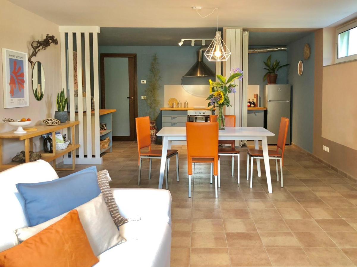 Blue Apricot Apartment Con Jacuzzi Montesilvano Marina Esterno foto
