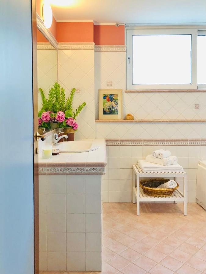 Blue Apricot Apartment Con Jacuzzi Montesilvano Marina Esterno foto